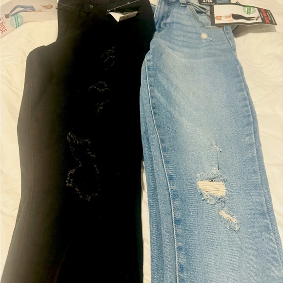 “Celebrity Pink” NEW (Macy’s) Jean Bundle     Size 3/26 - Picture 6 of 6